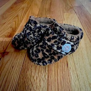 Ugg bixbee booties 2/3- Cheetah Print